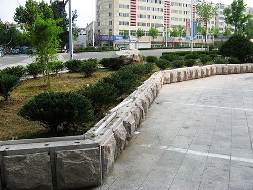 新疆五莲红 蘑菇石 安装案例
